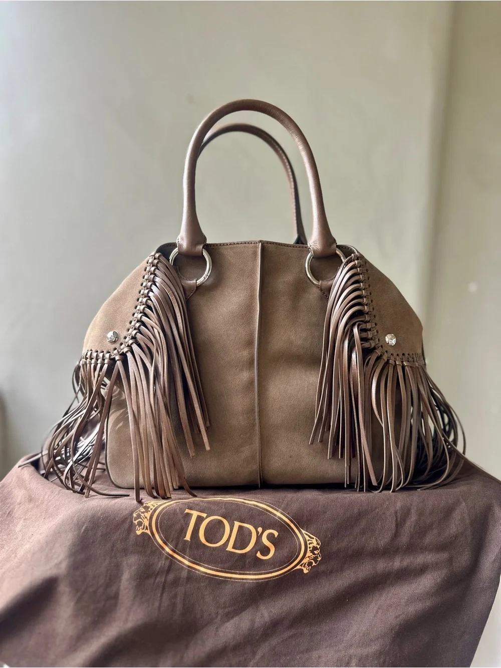 ❌SOLD! ❌TOD’S Large Fringe Cape Bag Suede Leather Satchel Brown - Picture 4 of 14